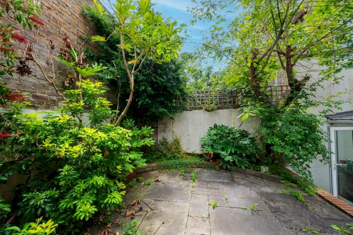 2 Bedroom Flat To Rent In Mildmay Road, Mildmay, London, N1