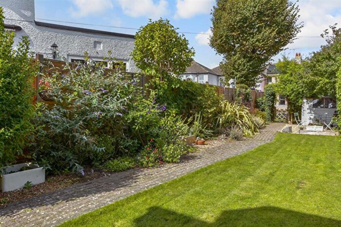 2 Bedroom End Of Terrace House For Sale In Kingsland Road, Worthing, West Sussex, BN14