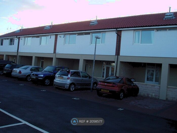 2 Bedroom Flat To Rent In Wingfield, Rotherham, S61
