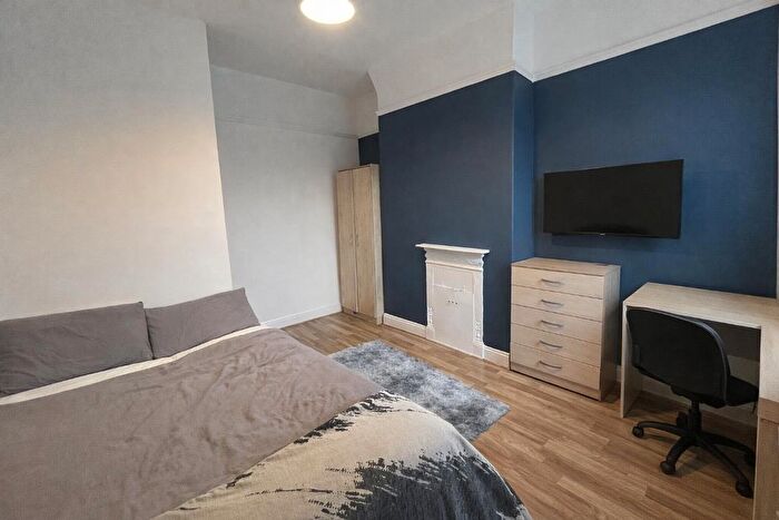 4 Bedroom Terraced House To Rent In Braemar Road, Manchester, M14