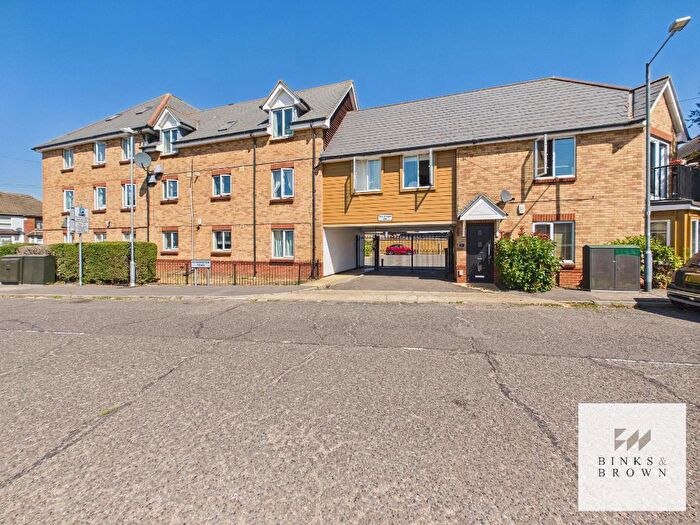 2 Bedroom Flat For Sale In Partridge Court, Stanford Le Hope, Essex, SS17