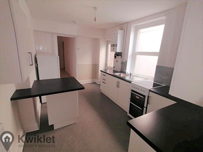 5 Bedroom Terraced House To Rent In Queen Street, Pontypridd, CF37