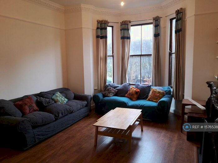 2 Bedroom Flat To Rent In Highgate, London, N6