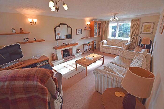 4 Bedroom House For Sale In Millheath Drive, Lisvane, Cardiff, CF14