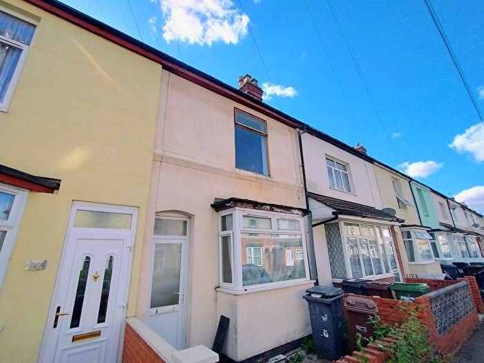 3 Bedroom Terraced House For Sale In Owen Road, Penn Fields, Wolverhampton, WV3