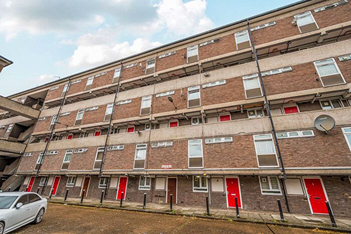 3 Bedroom Flat For Sale In Portland Grove, London, SW8