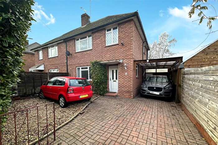 3 Bedroom Semi Detached House For Sale In Worsley Road, Frimley, Surrey, GU16