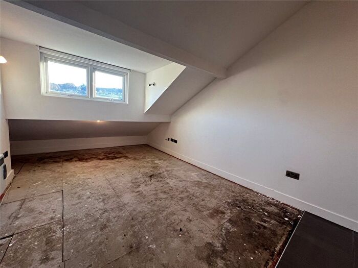 1 Bedroom Flat For Sale In Halifax Road, Ripponden, Sowerby Bridge, West Yorkshire, HX6