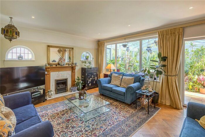 4 Bedroom Detached House For Sale In Coombe Road, New Malden, KT3