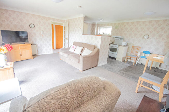 2 Bedroom Bungalow For Sale In Meadowlark Grove, Oakwood, DE21