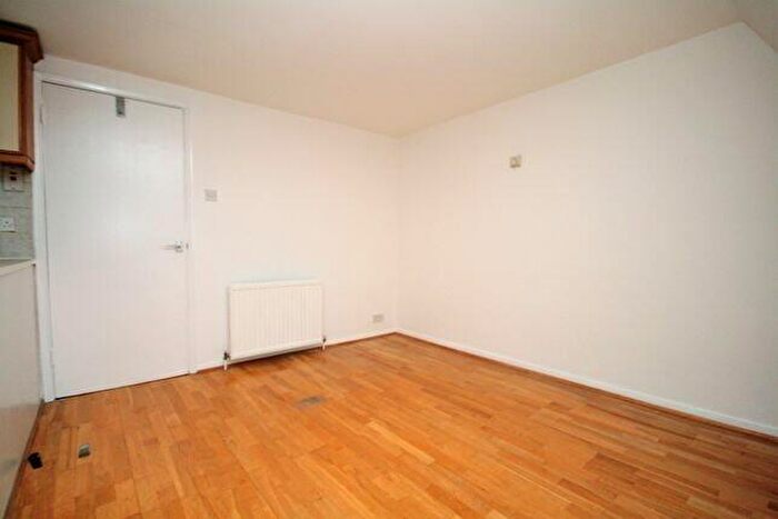 1 Bedroom Flat To Rent In Upper Street, Islington, N1