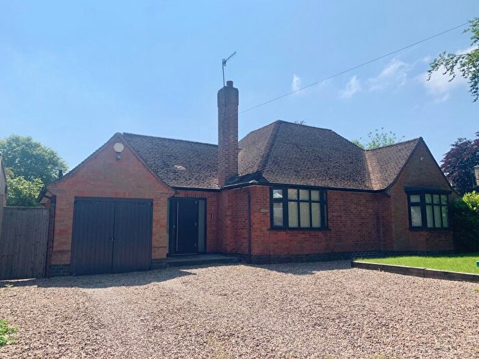 2 Bedroom Detached Bungalow To Rent In Russell Drive, Wollaton, NG8