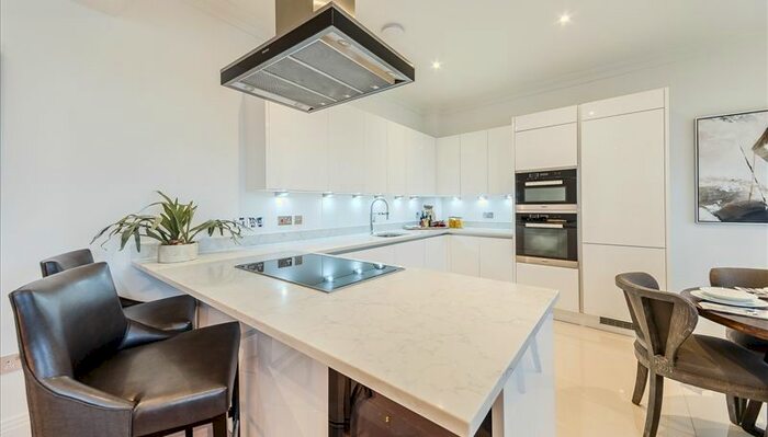 2 Bedroom Flat To Rent In Rainville Road, London, W6