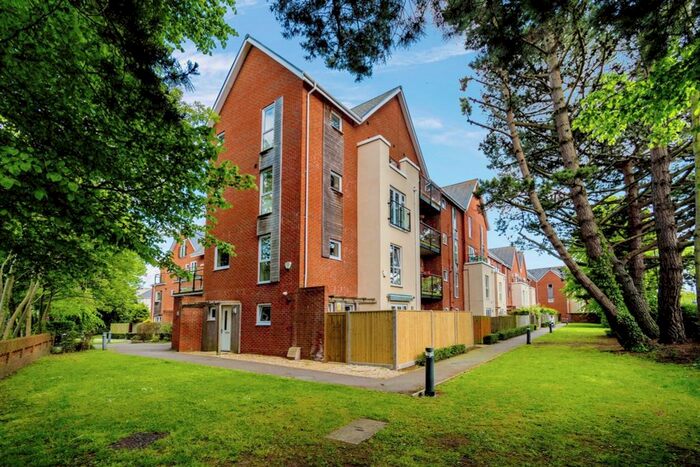 3 Bedroom Flat To Rent In Archers Road, Shirley, Southampton, SO15