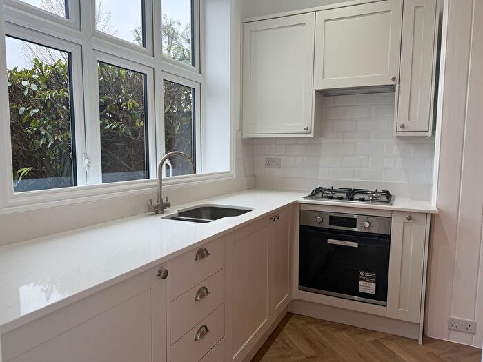 2 Bedroom Flat To Rent In St. Johns Road, Crowborough, TN6