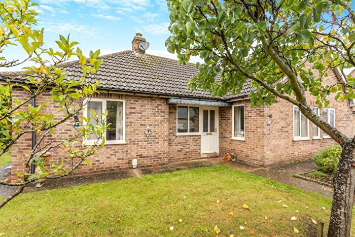 3 Bedroom Bungalow To Rent In Stamford Lane, Warmington, PE8