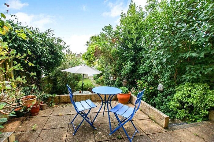 2 Bedroom Apartment To Rent In Kennington Road, Bath, Somerset, BA1