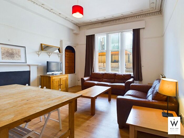 3 Bedroom Flat To Rent In Hmo Otago Street, Glasgow, G12