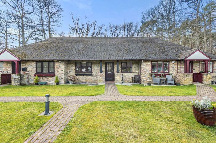 2 Bedroom Terraced Bungalow To Rent In Bagshot Road, Ascot, SL5