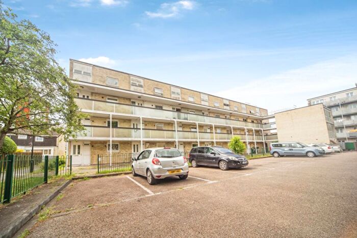 1 Bedroom Flat For Sale In Golden Grove, St Marys, Southampton, Hampshire, SO14