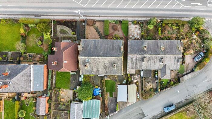 3 Bedroom Semi Detached House For Sale In Bradford Road, Cleckheaton, BD19