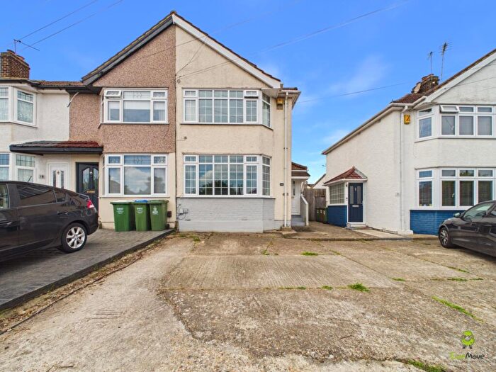 2 Bedroom End Of Terrace House For Sale In Lavernock Road, Bexleyheath, Kent, DA7