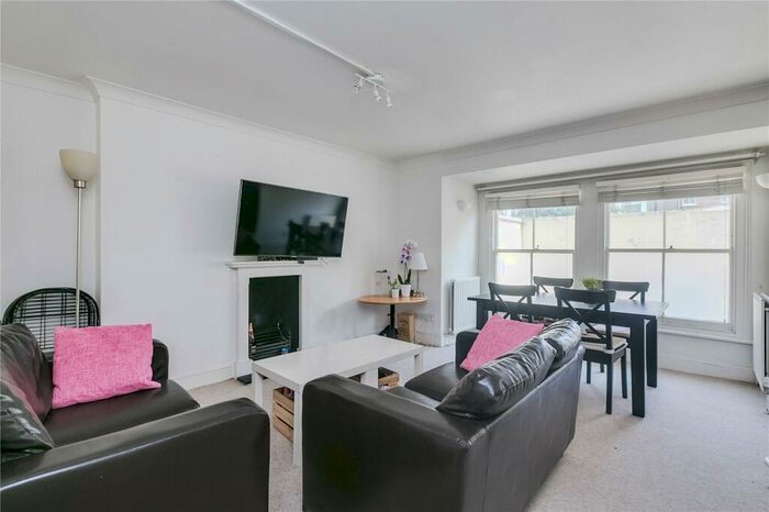 2 Bedroom Apartment To Rent In Redcliffe Gardens, London, SW10