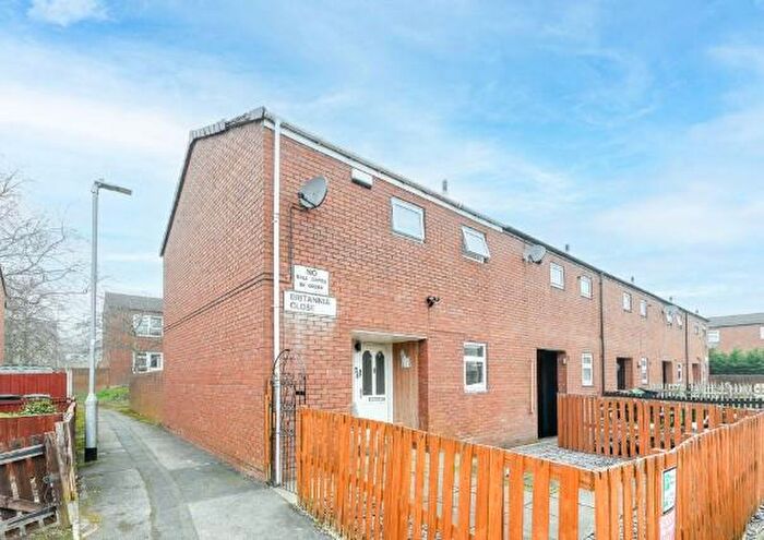 2 Bedroom End Of Terrace House For Sale In Britannia Close, Stanningley, Pudsey, LS28