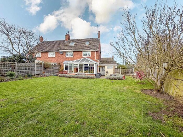 4 Bedroom Semi Detached House For Sale In Queens Close, Blakeney, NR25