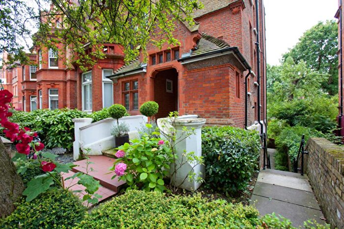 2 Bedroom Apartment To Rent In Eton Avenue, Belsize Park, London, NW3