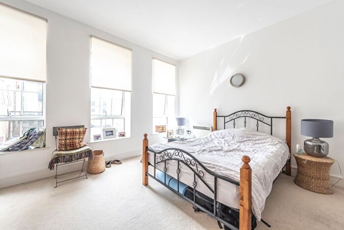 2 Bedroom Flat To Rent In Peckham Grove, Peckham, London, SE15