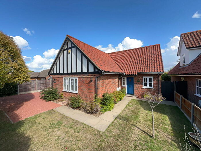 3 Bedroom Chalet For Sale In Hedingham Road, Gosfield, Essex, CO9