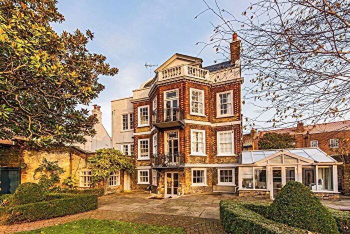 5 Bedroom Detached House To Rent In Thames Street, Hampton, TW12