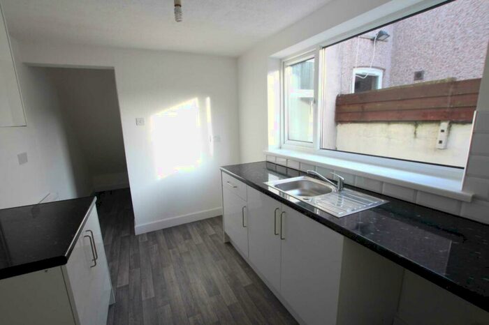 3 Bedroom Terraced House To Rent In Edward Street, Grimsby Move In Deal &#;!!, DN32