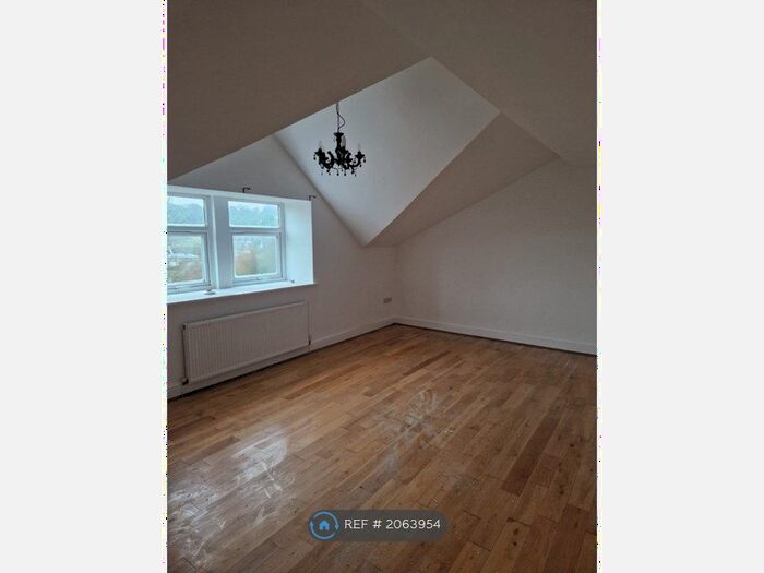 2 Bedroom Flat To Rent In The Old Museum, Halifax, HX3
