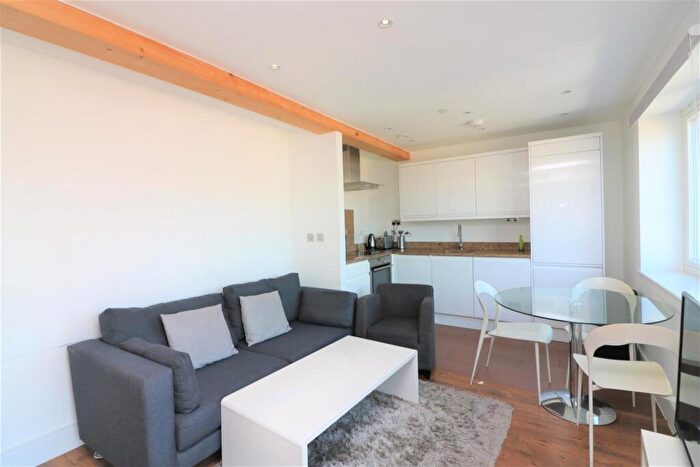 1 Bedroom Apartment To Rent In Commercial Road, London, E14