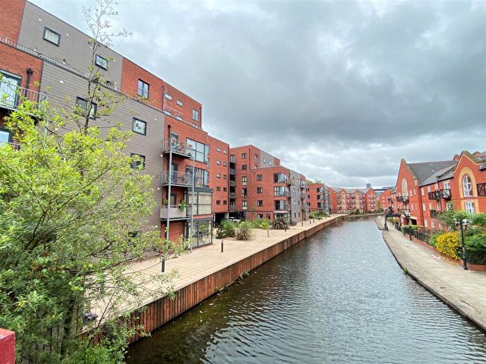 2 Bedroom Apartment To Rent In Quantum, Chapeltown Street, Manchester, M1