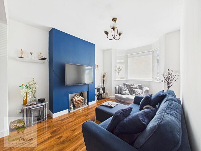 2 Bedroom Terraced House For Sale In Cuxton Road, Strood, Rochester, ME2