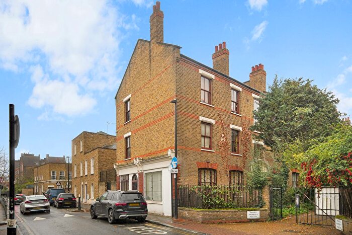 1 Bedroom Flat To Rent In Grove Dwellings, Adelina Grove, Whitechapel, E1