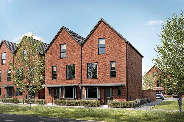 4 Bedroom Semi-Detached House For Sale In Churchill Way, Salford, M5