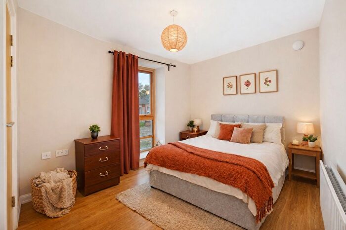 2 Bedroom Flat For Sale In Horizon, Broad Weir, BS1