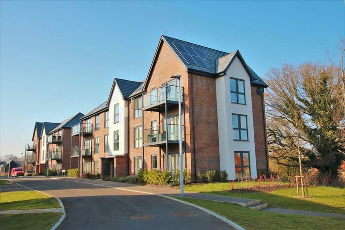 2 Bedroom Flat For Sale In Shelduck Drive, Arborfield, Wokingham, RG2