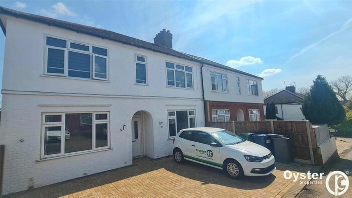 2 Bedroom Flat To Rent In Marlborough Gardens, London, N20