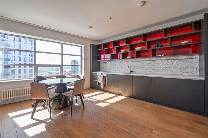 2 Bedroom Flat For Sale In Kent Building, Tower Hamlets, London, E14