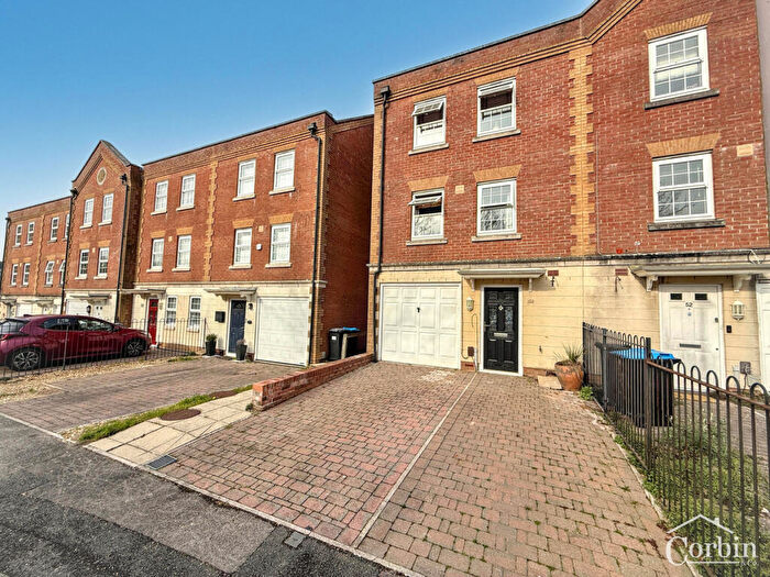 3 Bedroom End Of Terrace House For Sale In St. Georges Drive, Bournemouth, BH11