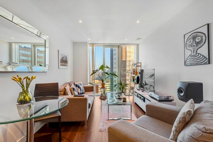 1 Bedroom Flat To Rent In Pinnacle Apartments, Saffron Central Square, Croydon, Greater London, CR0