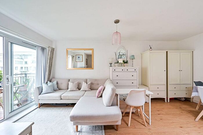 1 Bedroom Flat For Sale In Boulevard Drive, Colindale, London, NW9