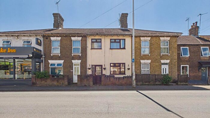 3 Bedroom Terraced House For Sale In Oundle Road, Peterborough, PE2