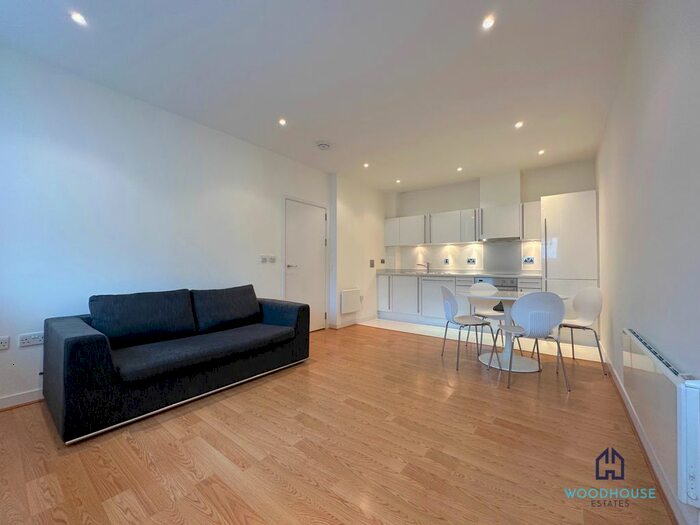 1 Bedroom Flat To Rent In Bromyard Avenue, London, W3