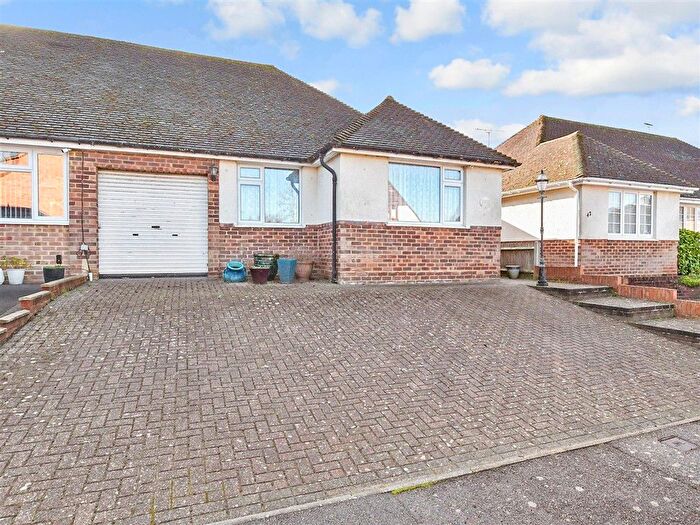 2 Bedroom Semi-detached Bungalow For Sale In Broadwood Road, Chattenden, Rochester, Kent, ME3